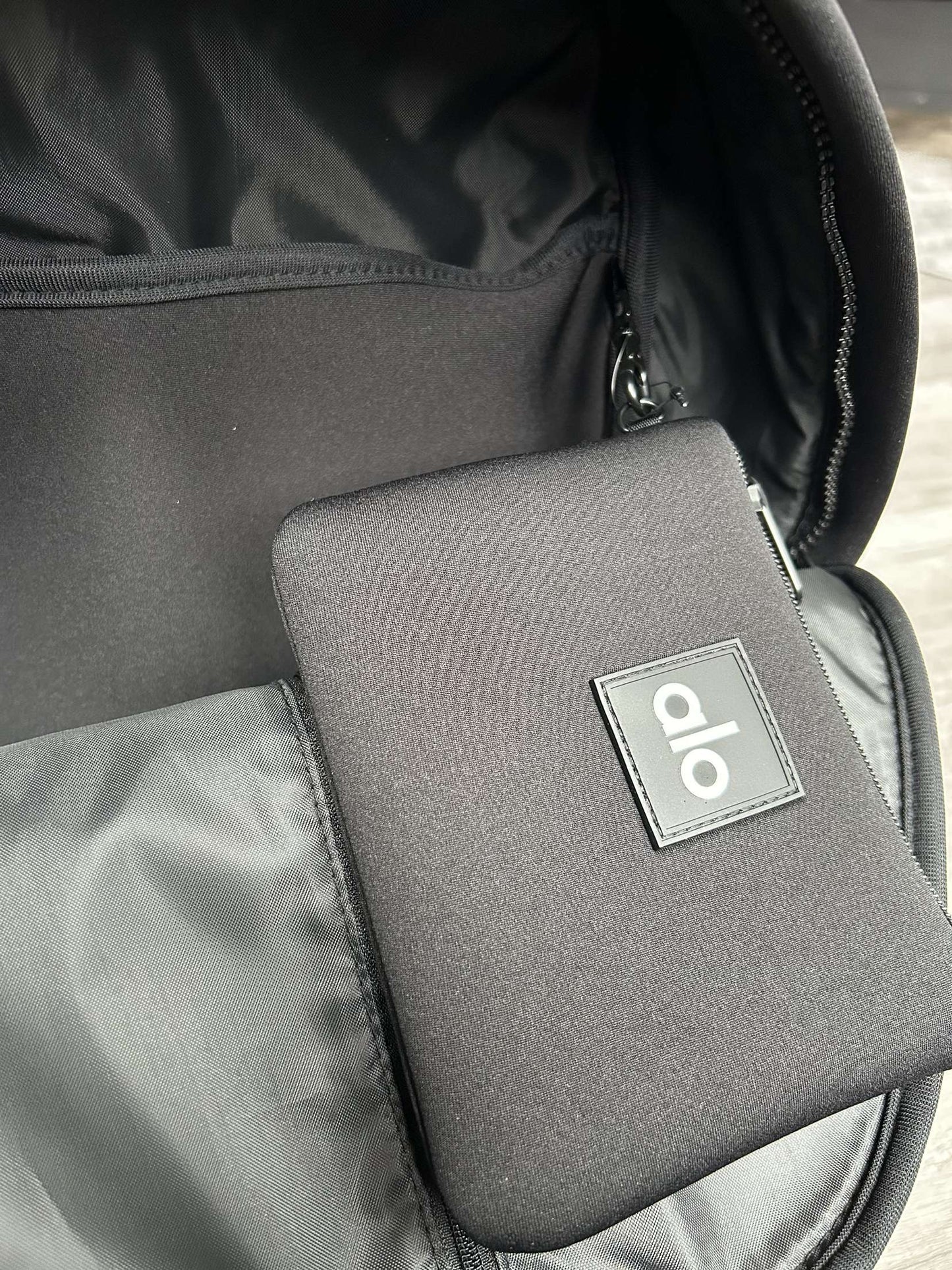Alo Yoga Stow Backpack Black New With Tags 17.6L