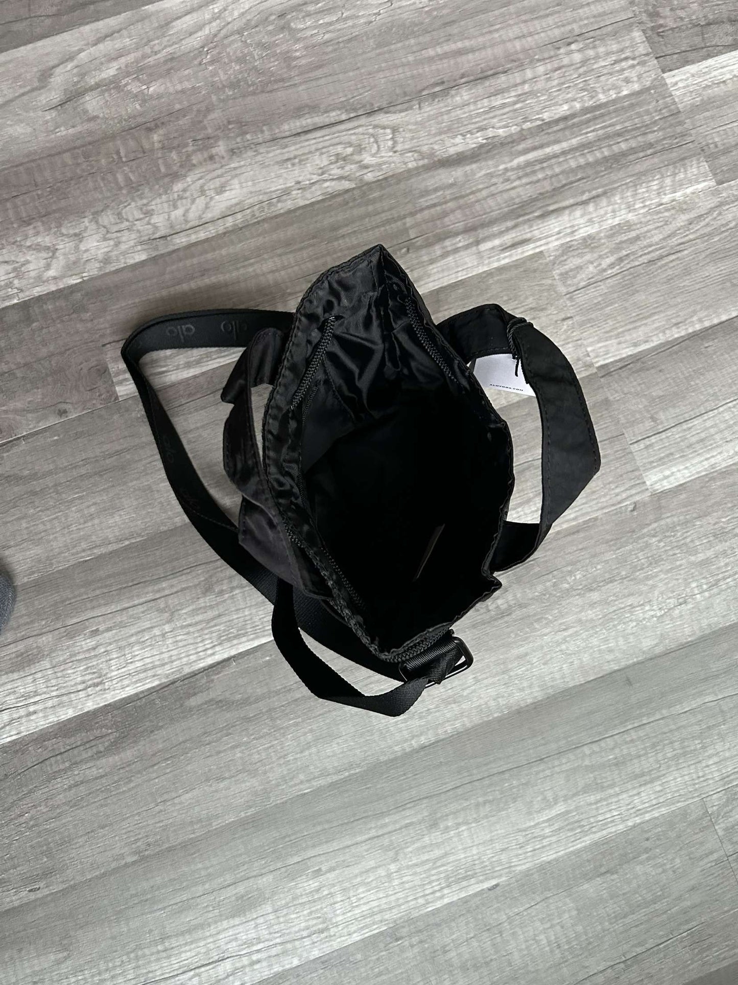 Alo Yoga Crossbody Bucket Bag Black New With Tags