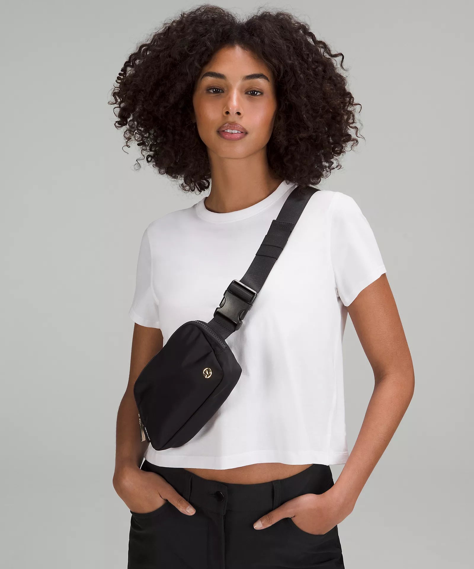 Lululemon Everywhere Belt Bag Black New With Tags 1L – Crown One Clothing