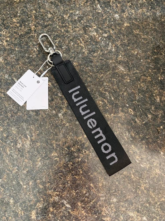 Lululemon Never Lost Keychain Black White New With Tags