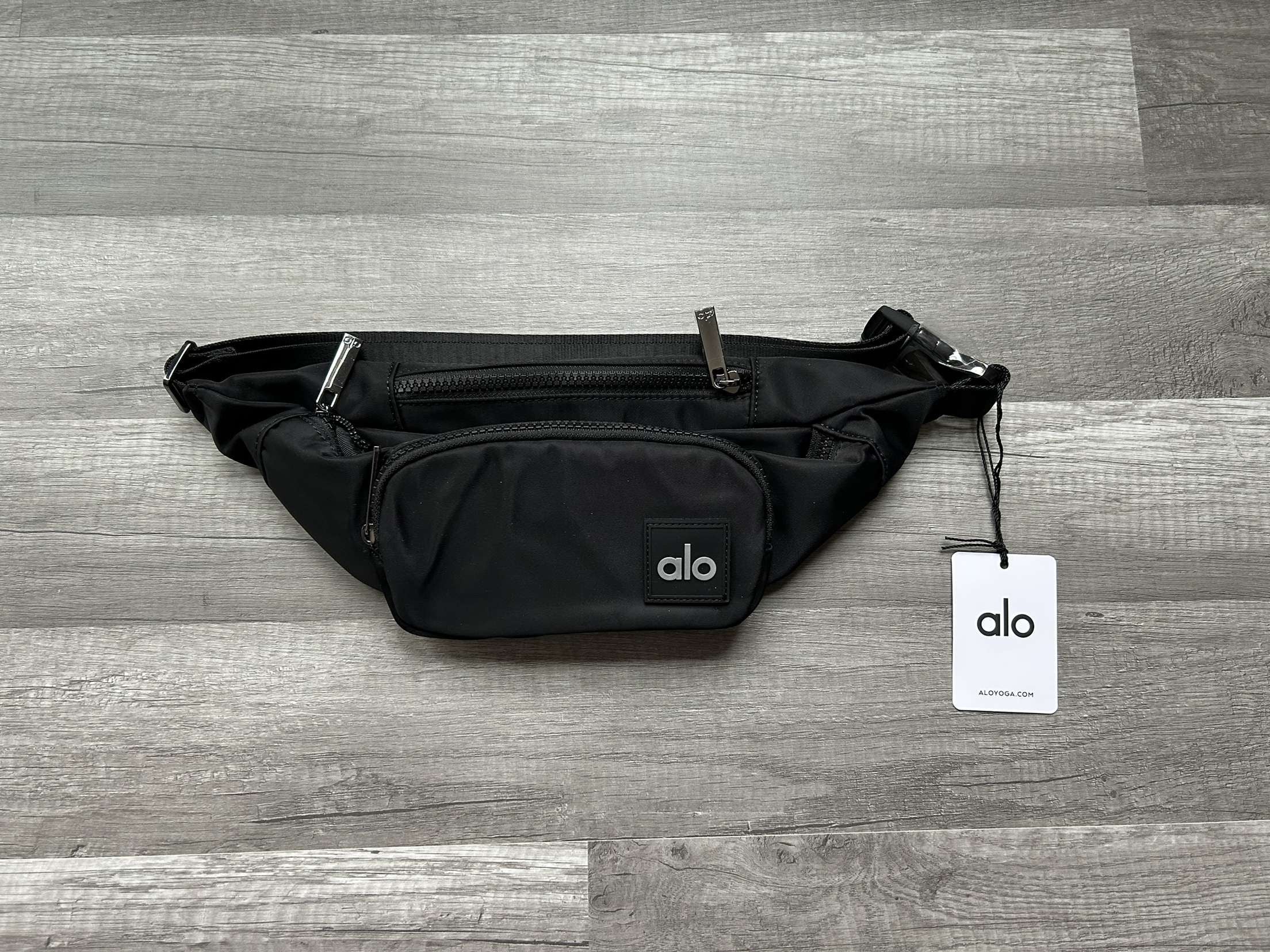 ＊ALO Yoga＊ Fanny Pack - Black Sheer Fanny Pack - Black | ALO