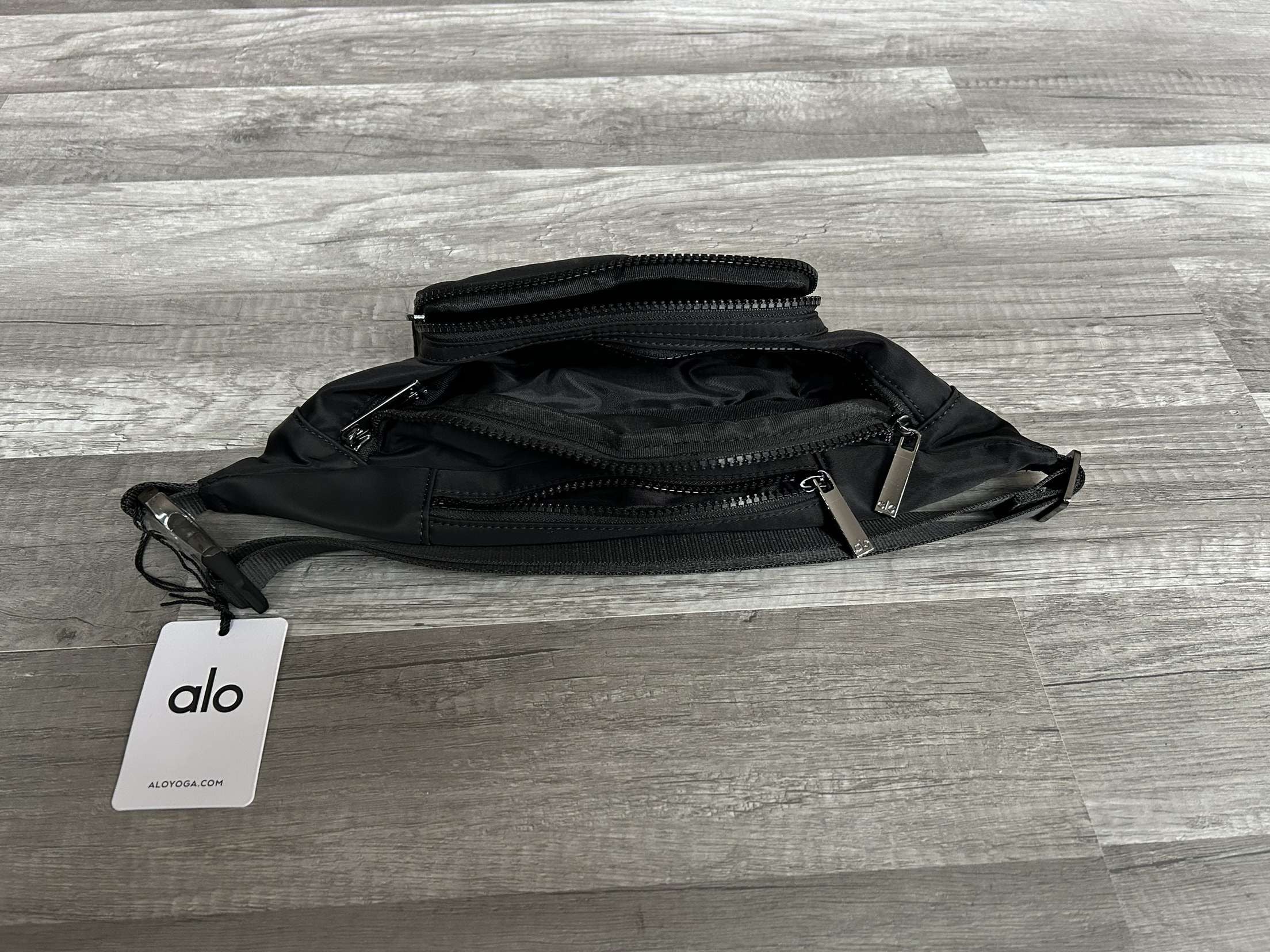 ALO Yoga ベルトバック　3L ALO Yoga ベルトバック 3L - メルカリ