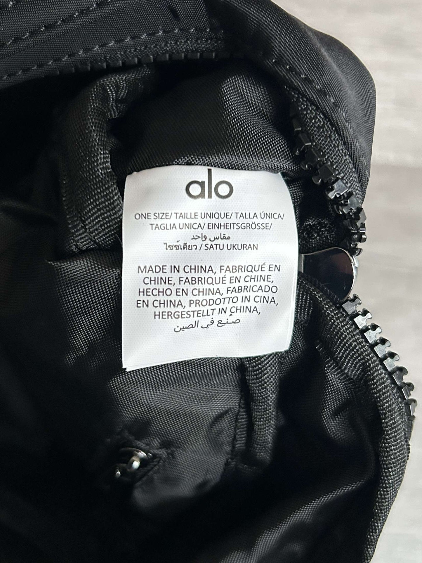 Alo Yoga Explorer Fanny Pack Black New With Tags 3L