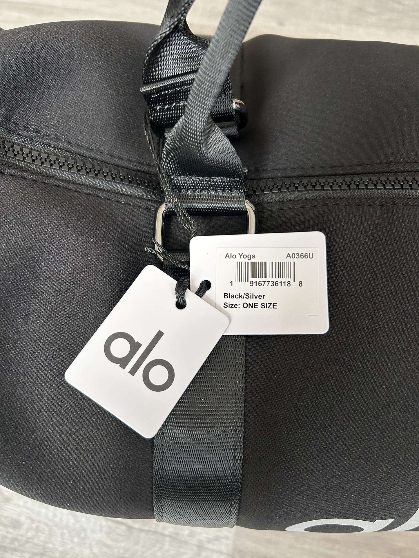 Alo Yoga Traverse Duffle Bag Black New With Tags