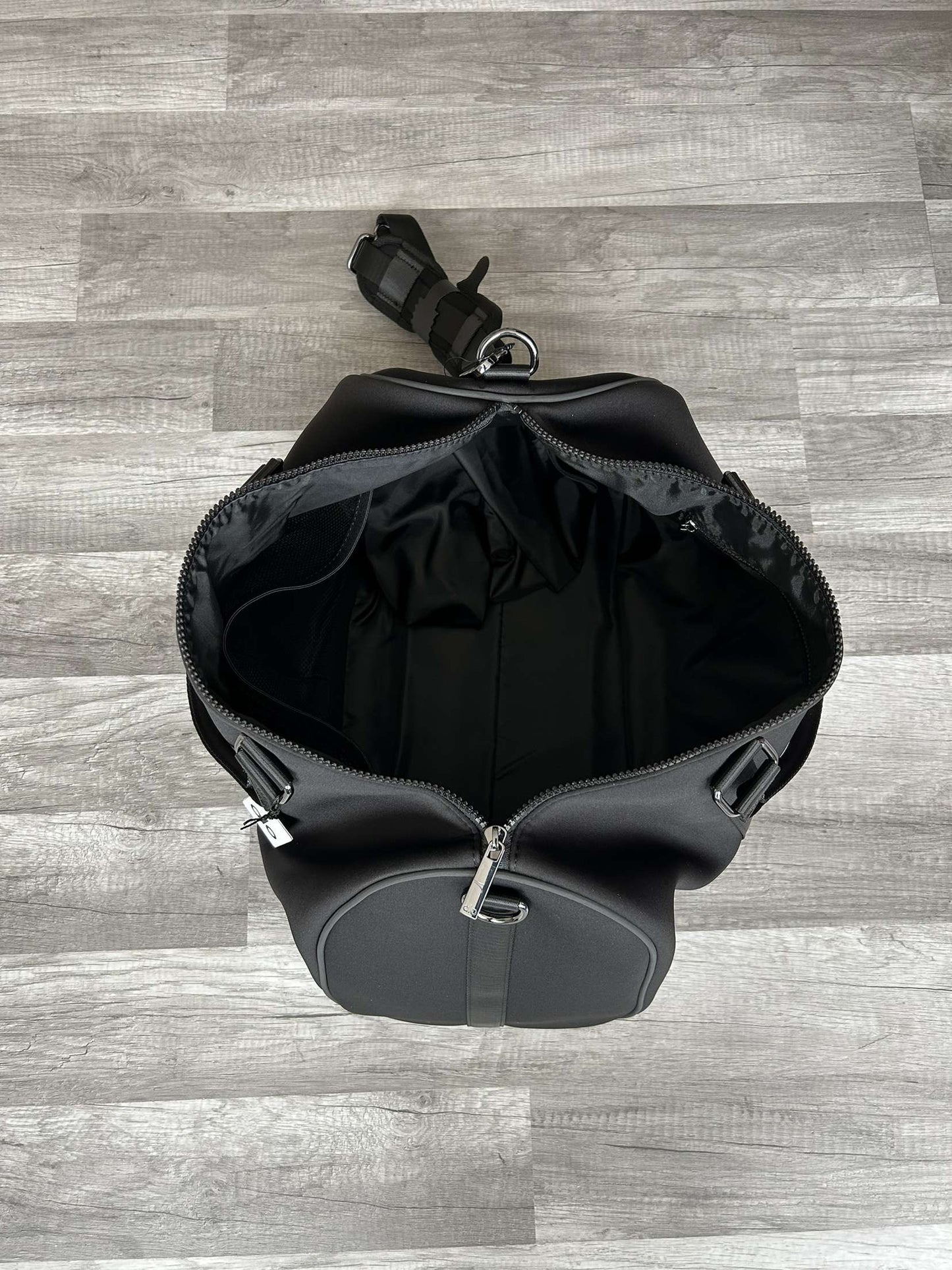 Alo Yoga Traverse Duffle Bag Black New With Tags
